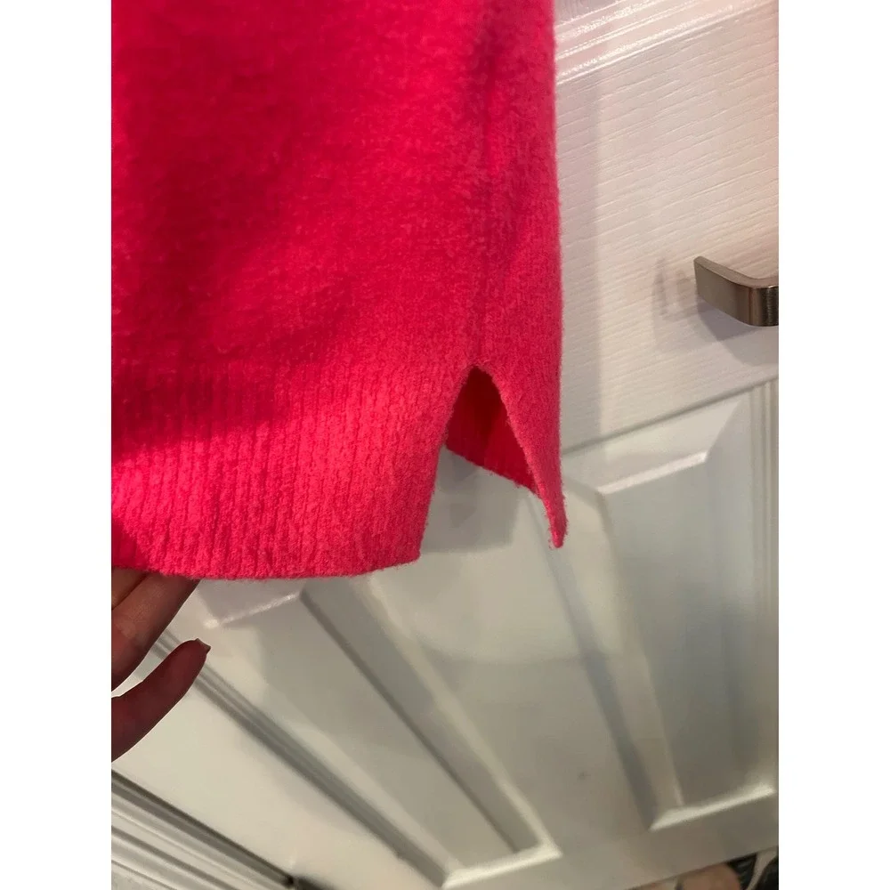 J.Crew‎ Extra-Soft Neon Pink Crewneck Sweater Womens Small Fuzzy Knit Side Slit